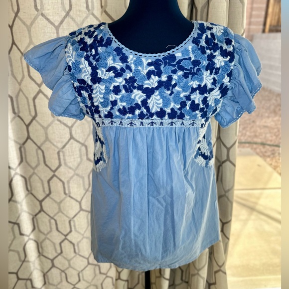 EUC J. Marie Blue Floral Embroidered Flutter Sleeve Peasant Top - Picture 11 of 15